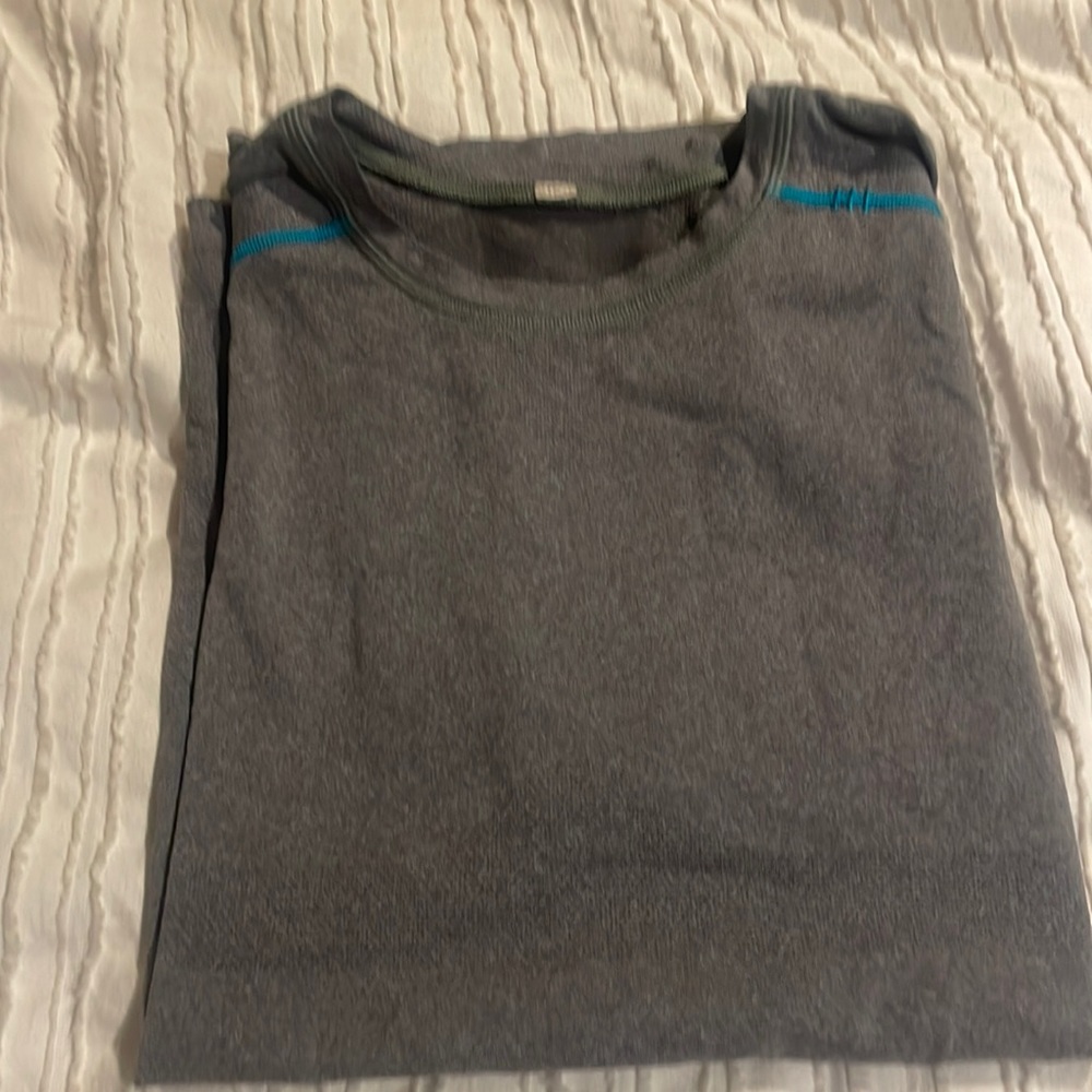 Lululemon gray tee